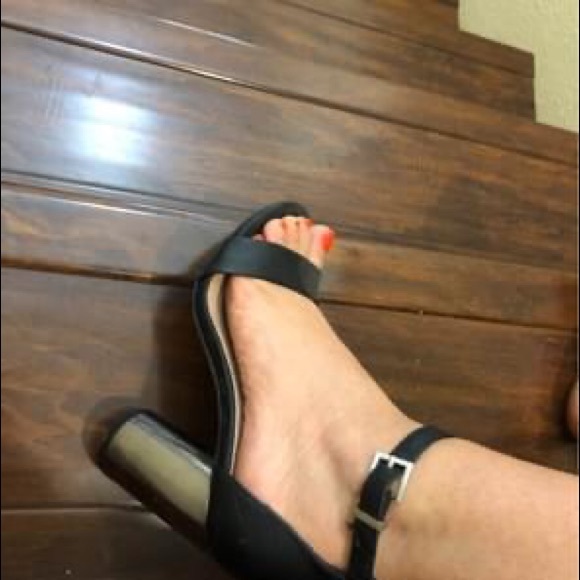 Heels - Picture 2 of 3